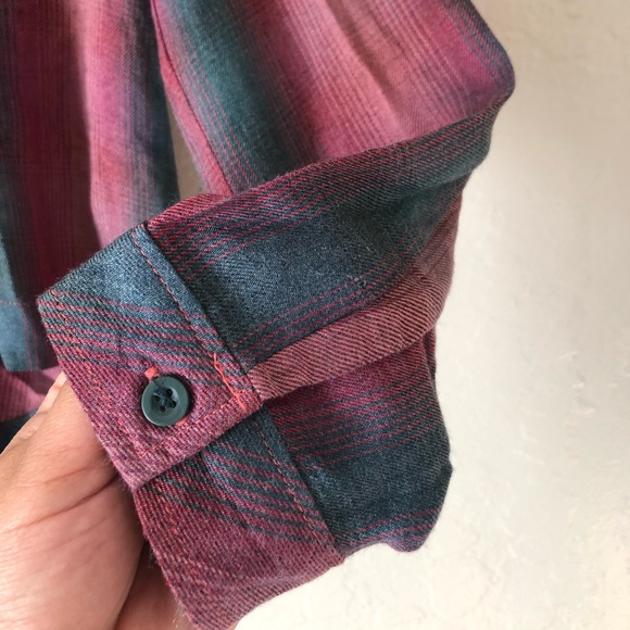 Cloth & Stone long sleeved top with cinched back in striped red and green - Picture 4 of 11